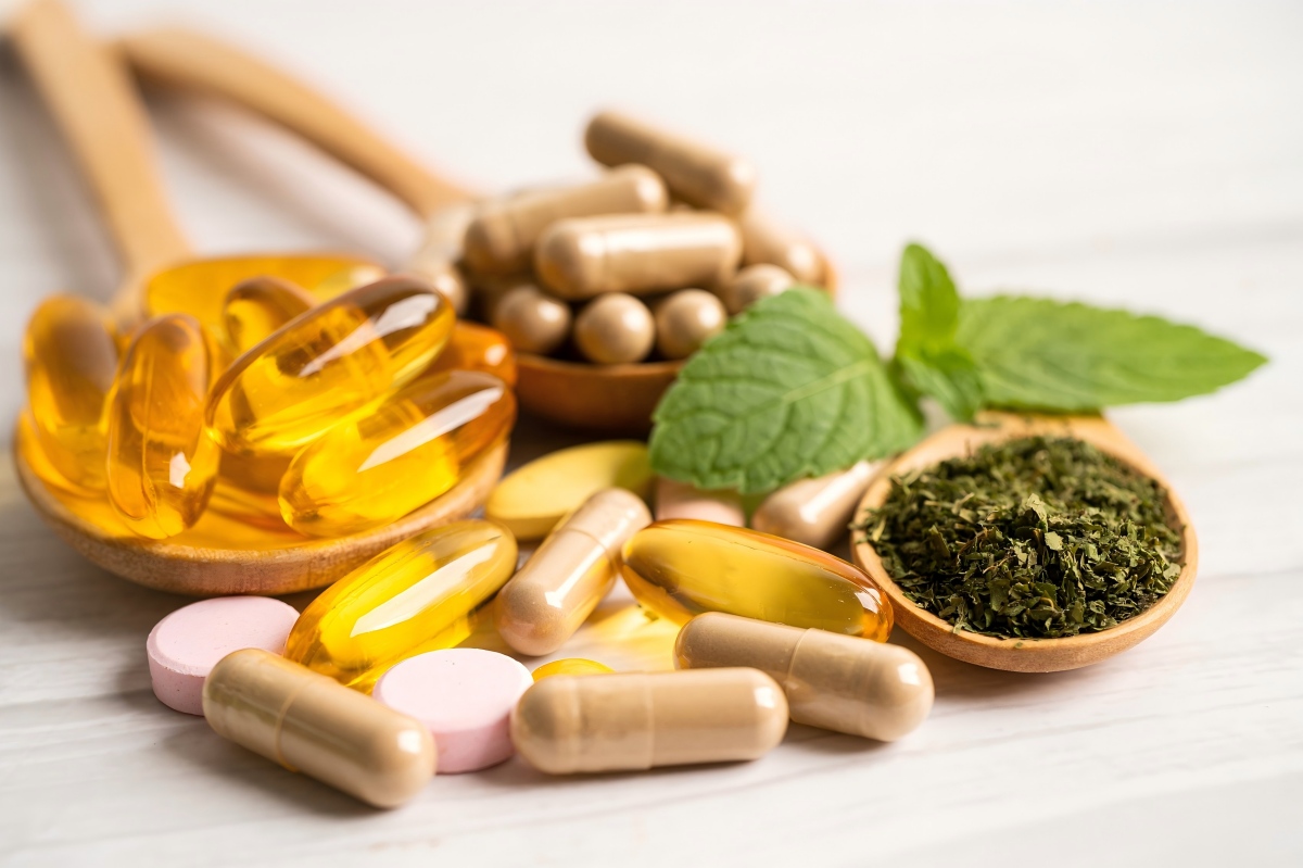 替代医学草药有机胶囊，含有维生素E, omega 3鱼油，矿物质，药物与草药叶天然补充健康美好生活-配图(1)